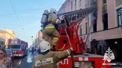 При пожаре в доме Черкасского эвакуировали 18 человек – одна женщина спаслась самостоятельно