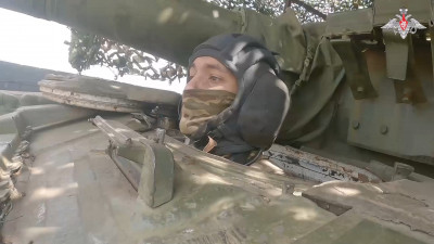 Братский экипаж танка Т-72Б3М продвигает штурмовые подразделения на Угледарском участке СВО