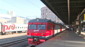 По городу на электричке