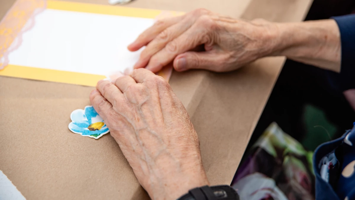 В Минздраве рассказали, как помочь пожилым не чувствовать одиночество - tvspb.ru