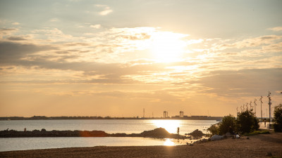 Синоптик пообещал петербуржцам жаркие выходные и +30 градусов