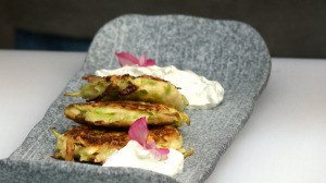 Осенний завтрак с пользой. Оладьи из кабачков