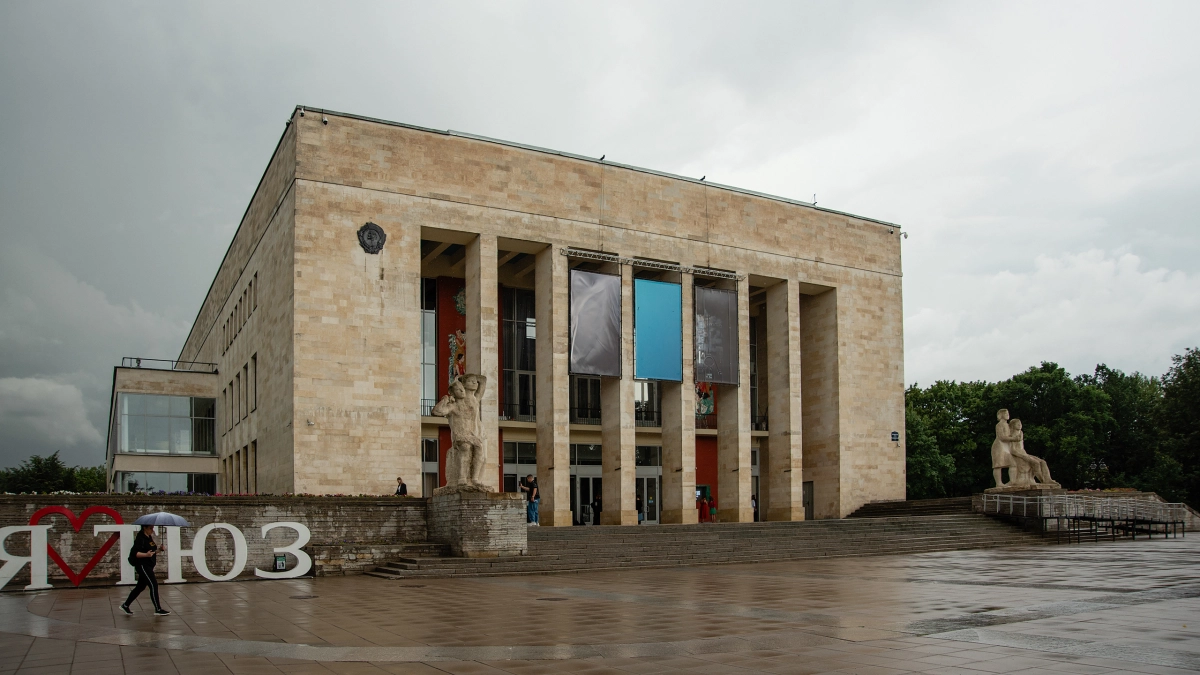 Александр Беглов: Брянцевский фестиваль объединил на сцене ТЮЗа 13 детских театральных коллективов из России и дружественных стран - tvspb.ru