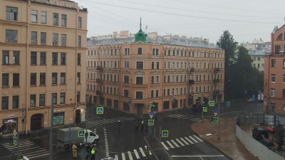 В Петроградском районе из-за отслоения пола эвакуируют жилой дом