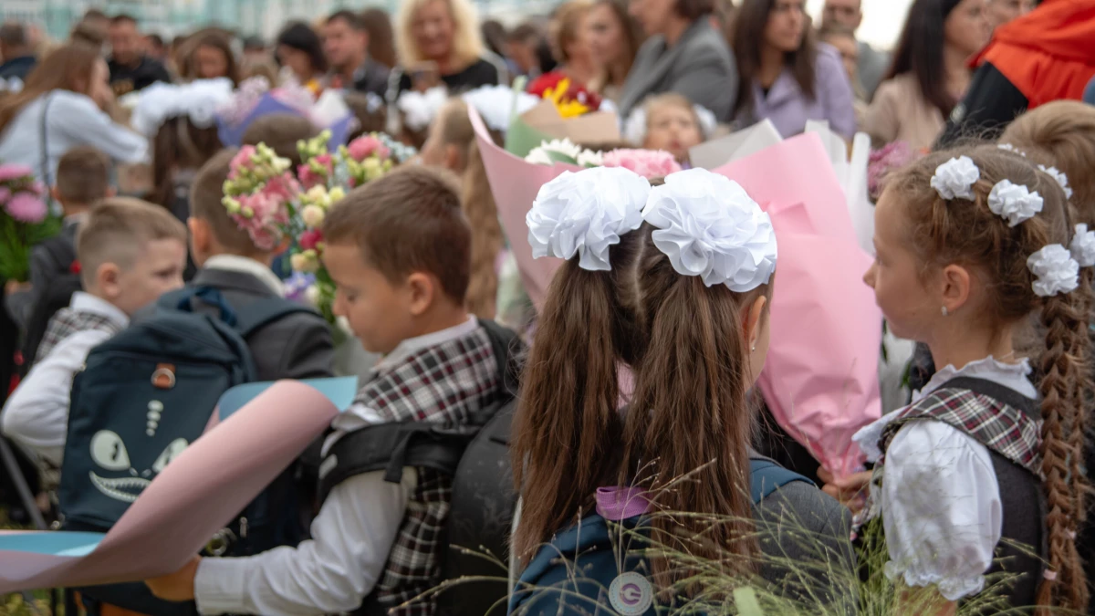 ВЦИОМ: россияне в среднем тратят 52 тысячи рублей на сбор ребенка в школу - tvspb.ru