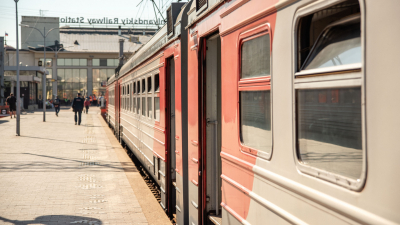 Петербургским железнодорожникам подняли зарплату