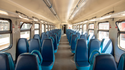 Женщина попыталась проехать на электричке Луга — Петербург по поддельному студенческому