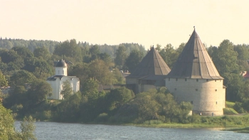 В Старой Ладоге нашли тысячелетний крест, боевой топор и ладейные заклёпки
