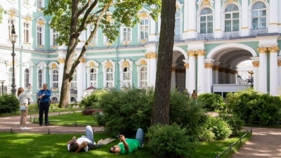 В Большом дворе Зимнего дворца пройдет концерт «Музыкальные променады»