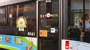 К юбилею Оранэлы: на Юго-Западе появился самый яркий в городе трамвай, украшенный детскими рисунками