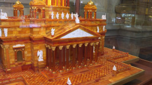 Солнечный храм: уникальная модель Исаакиевского собора из янтаря