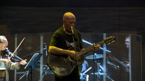 «Хочу написать свою лучшую песню»: Александра Розенбаума поздравим сегодня с днём рождения