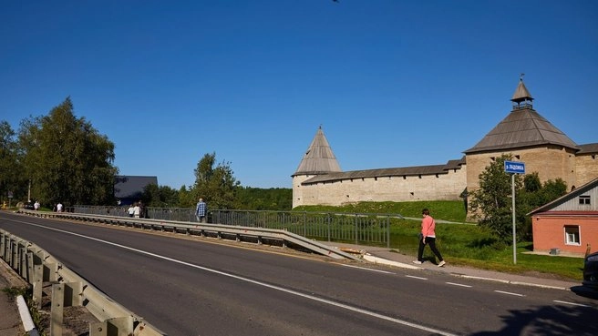 440 км туристических маршрутов обновили благодаря нацпроекту «Безопасные качественные дороги» - tvspb.ru