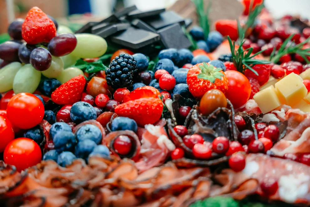 Белоруссия поставит в Петербург 400 тысяч тонн продовольствия в 2025 году - tvspb.ru