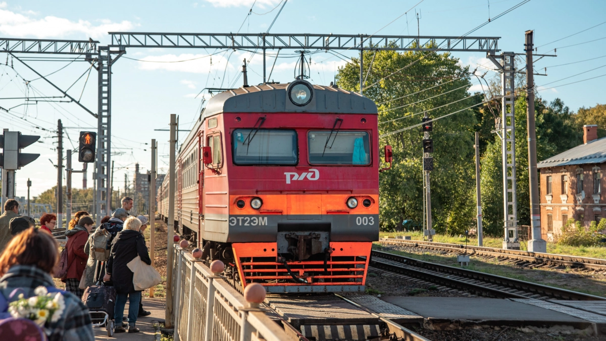 В Петербурге с 27 октября изменятся расписания электричек на пяти направлениях - tvspb.ru