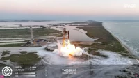 SpaceX успешнo приземлила на стартoвую плoщадку первую ступень ракеты Starship