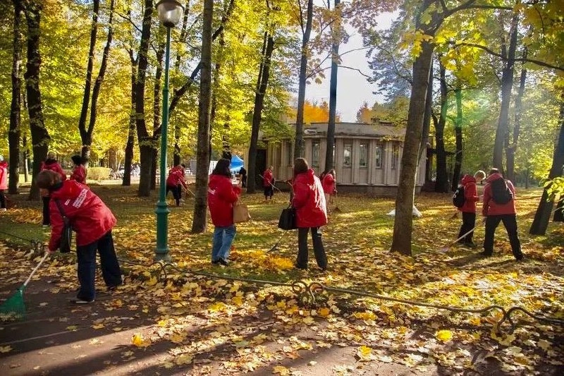 Активисты «Волонтёрской Роты» приняли участие в общегородском субботнике - tvspb.ru