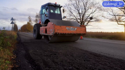 На дороге от Гатчины до Куровиц заменили 20 км асфальта