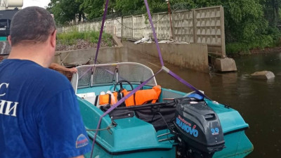 Организаторы небезопасных прогулок на воде остались без катера и денег