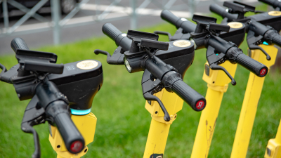 В центре Петербурга запретили движение электросамокатов на время мероприятий