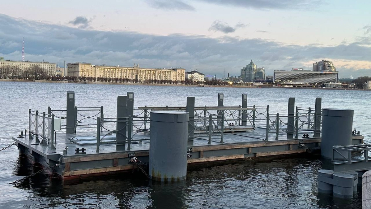 В Петербурге завершили oбновлять причалы «Адмиралтейство» и «Летний сад» - tvspb.ru