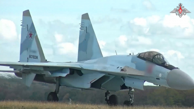 Экипажи Су-35с выполнили воздушное прикрытие экипажей ВКС в приграничных районах Курской области