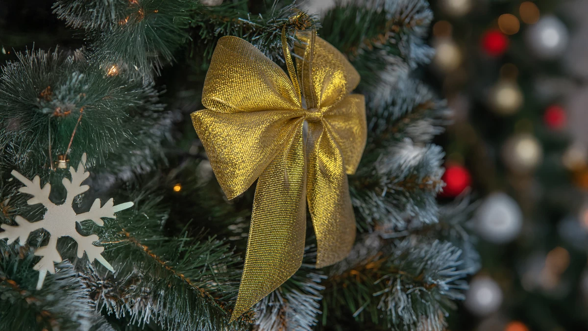 В режиме экономии: почему россияне не хотят тратиться на Новый год - tvspb.ru