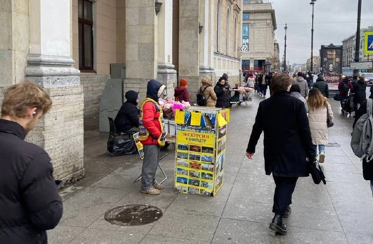 В центре Петербурга закрыли еще пять незаконных торговых точек - tvspb.ru