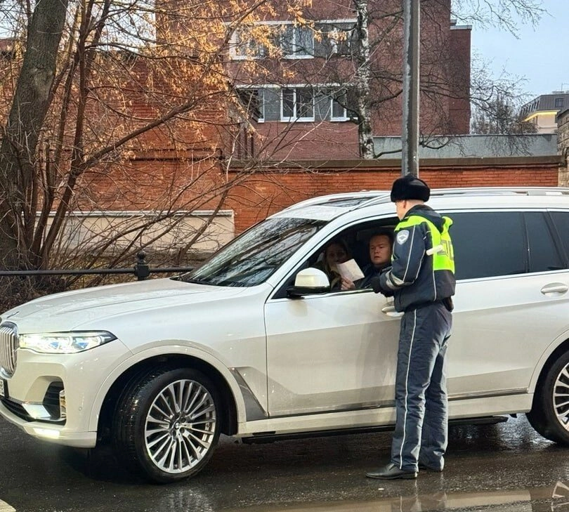 Полиция Петербурга и Ленобласти проводит профилактическое мероприятие «Пешеход, пешеходный переход» - tvspb.ru