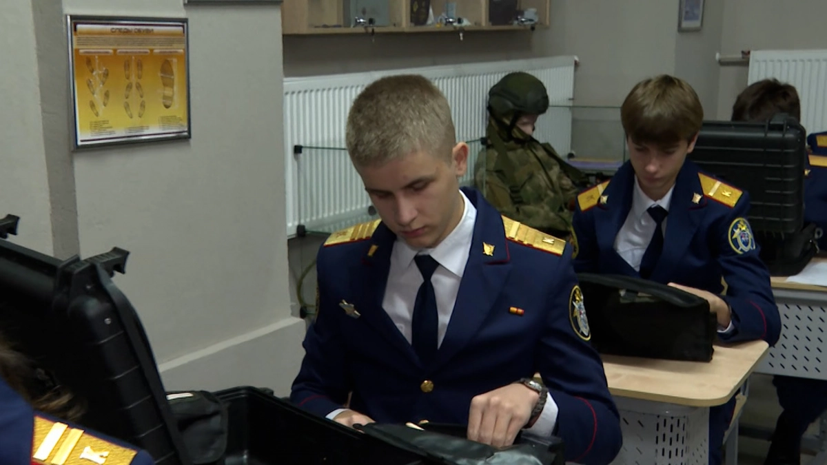 В школах Петербурга откроют кадетские классы СК - tvspb.ru