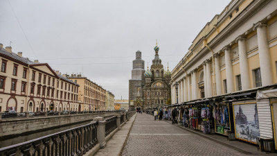 Сувенирные лавки у Спаса на Крови закрыли