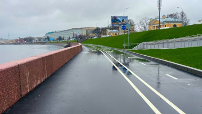 Закончено обновление первого участка Свердловской набережной: он уже доступен для пешеходов и велосипедистов