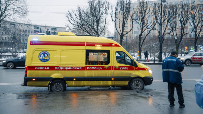 На мебельном предприятии Петербурга двоих рабочих придавило листами ДСП: оба попали в реанимацию