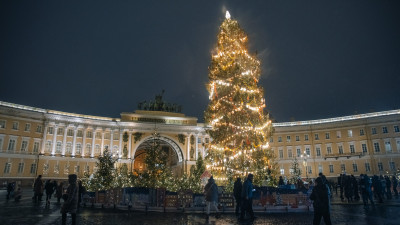 Петербургская ёлка стала безоговорочным лидером в голосовании конкурса «Ёлки России»