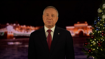 Александр Беглов поздравил петербуржцев с Новым годом