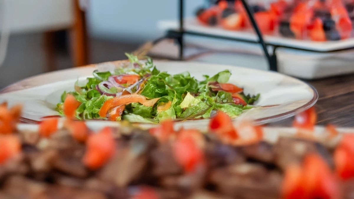 Сбалансированный рацион на глаз: диетологи объяснили, как собрать идеальный прием пищи - tvspb.ru