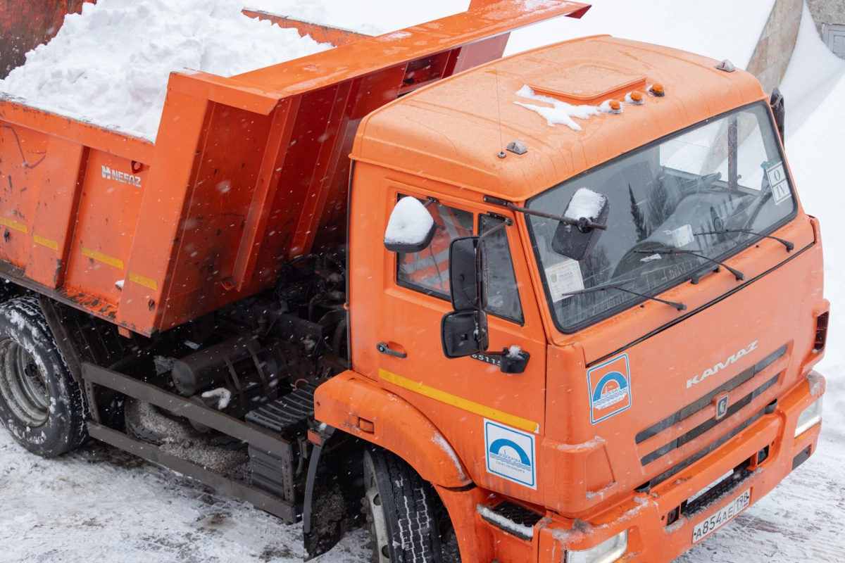 За неделю из Петербурга вывезли 212 тысяч «кубов» снега - tvspb.ru