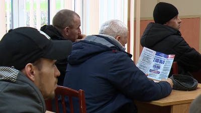 Во всех районах Петербурга развернуты пункты, где можно получить информацию о контрактной службе