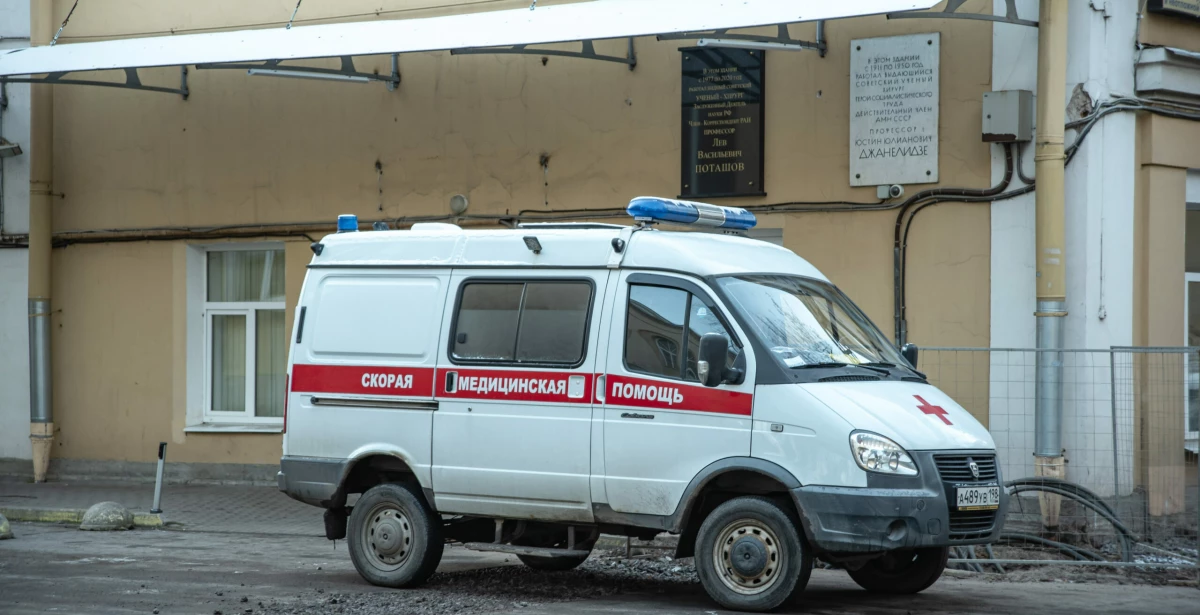 В ДТП с двумя легковушками на проспекте Авиаконструкторов пострадал ребенок - tvspb.ru