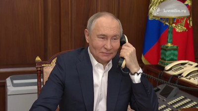 Владимир Путин поздравил школьницу из Горловки с Рождеством