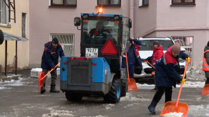 Уборка дворов в Петроградском районе