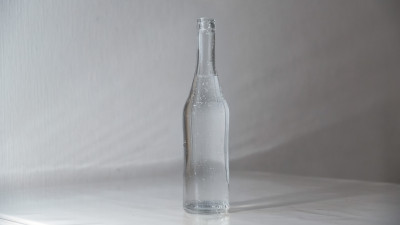 Уголовное дело направлено в суд: мужчина бросил стеклянную бутылку в сержанта полиции