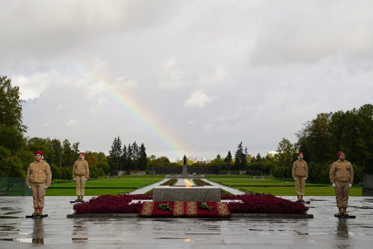 Александр Беглов: Успех проекта «Пост №1» в Петербурге — результат эффективной работы по патриотическому воспитанию молодежи - tvspb.ru