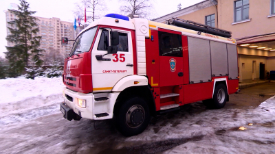 В автомастерской на Обводном канале случился пожар в 20 «квадратов»