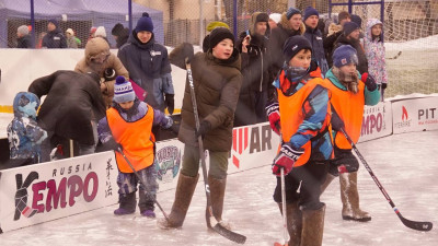 В Петербурге состоится веселый турнир по хоккею в валенках «Яркий лед»