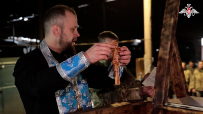 Российские десантники приняли участие в Крещенской службе в Херсонской области