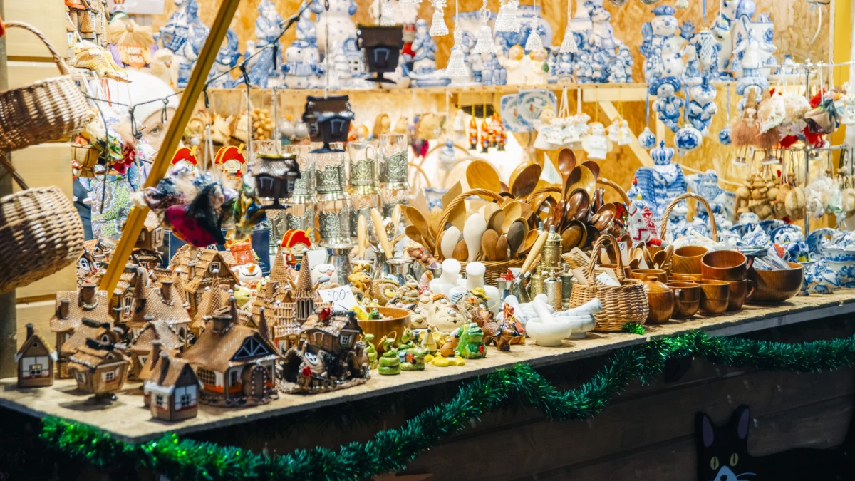 В Петербурге планируют ввести знак качества для городских сувениров - tvspb.ru