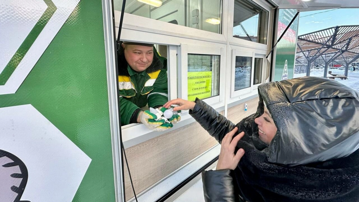 За неделю петербуржцы сдали в экопункты почти тонну лампочек - tvspb.ru