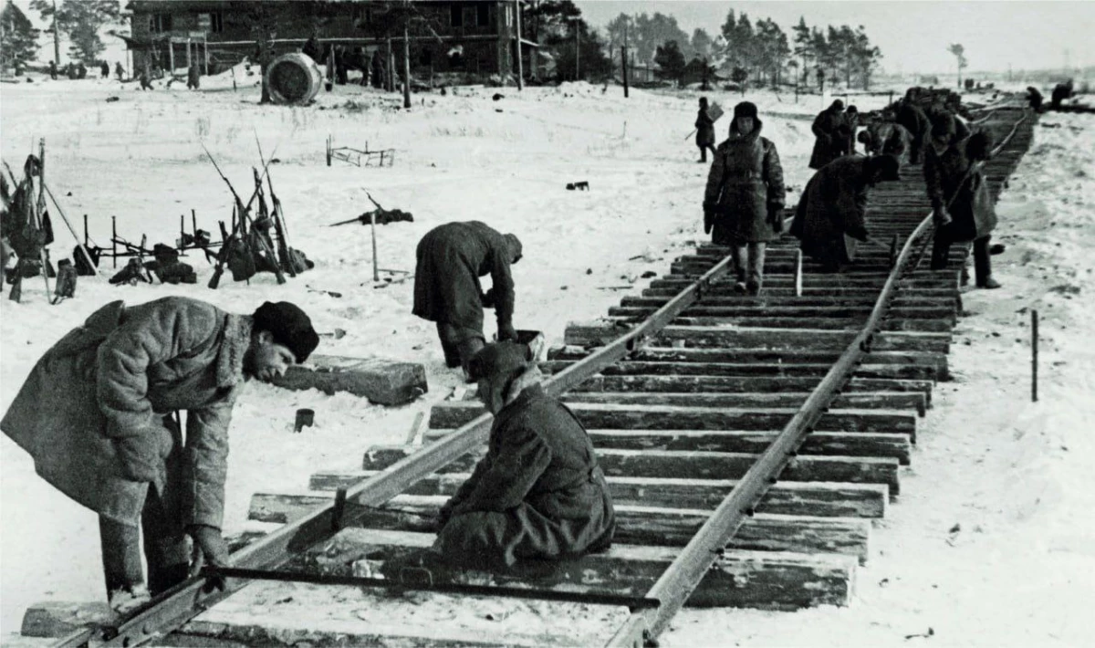 Выставка «Магистрали Победы» открылась в Петропавловской крепости - tvspb.ru