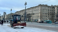 Как убирают дворы и улицы, проверили в Московском, Фрунзенском и Невском районах